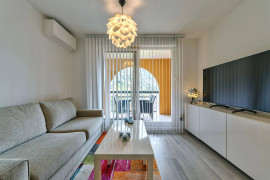 
                                                                                        Vente
                                                                                         BEAUSOLEIL : Magnifique studio avec terrasse, vue mer, piscine à