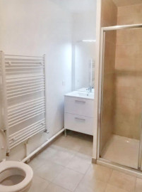 
                                                                                        Location
                                                                                         Bel appartement dans une résidence neuve