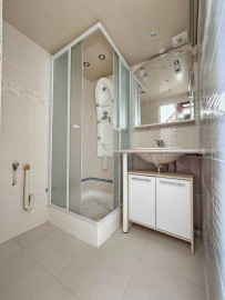 
                                                                                        Location
                                                                                         Bel appartement hypercentre, au calme