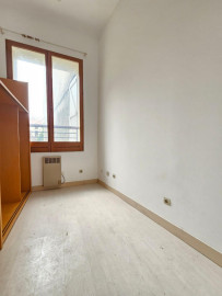 
                                                                                        Location
                                                                                         Bel appartement hypercentre, au calme
