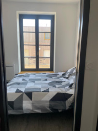 
                                                                                        Colocation
                                                                                         Bel appartement T3 entierement rénové et meublé