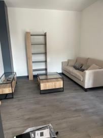 
                                                                                        Colocation
                                                                                         Bel appartement T3 entierement rénové et meublé