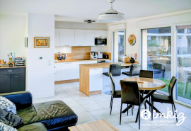 
                                                                                        Vente
                                                                                         Bel appartement T4 récent Bordeaux Bastide