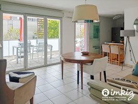 
                                                                                        Vente
                                                                                         Bel appartement traversant, deux exterieurs