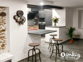 
                                                                                        Vente
                                                                                         Belle bâtisse entièrement rénovée