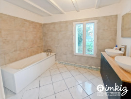 
                                                                                        Vente
                                                                                         Belle bâtisse landaise de 6 pièces