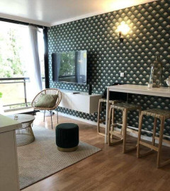 
                                                                                        Colocation
                                                                                         Belle chambre 12m² dans une coloc meublée rénovée