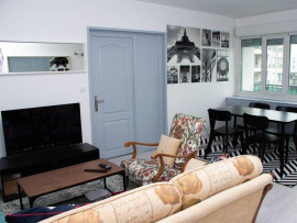
                                                                                        Colocation
                                                                                         Belle chambre dans colo rénovée et meublée 75m²