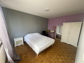 
                                                                                        Colocation
                                                                                         Belle chambre dans maison 110m² avec jardin