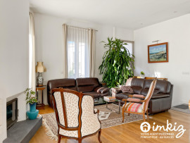 
                                                                                        Vente
                                                                                         Belle maison en pierre, garage + piscine intérieur