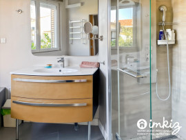 
                                                                                        Vente
                                                                                         Belle maison en pierre, garage + piscine intérieur