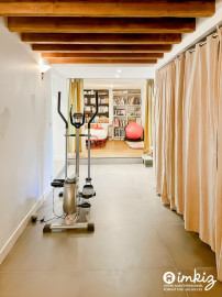 
                                                                                        Vente
                                                                                         Belle maison en pierre, garage + piscine intérieur