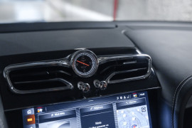 
                                                                                        Voiture
                                                                                         Bentley Bentayga Hybrid V6 3.0 449