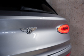 
                                                                                        Voiture
                                                                                         Bentley Bentayga Hybrid V6 3.0 449