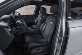 
                                                                                        Voiture
                                                                                         Bentley Bentayga Hybrid V6 3.0 449