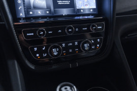 
                                                                                        Voiture
                                                                                         Bentley Bentayga Hybrid V6 3.0 449