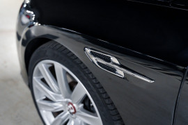 
                                                                                        Voiture
                                                                                         Bentley Continental GT (II.II) V8 4.0 507