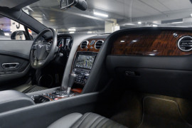 
                                                                                        Voiture
                                                                                         Bentley Continental GT (II.II) V8 4.0 507