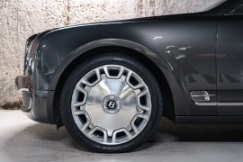 
                                                                                        Voiture
                                                                                         Bentley Mulsanne (II) V8 6.75 513