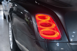 
                                                                                        Voiture
                                                                                         Bentley Mulsanne (II) V8 6.75 513