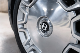 
                                                                                        Voiture
                                                                                         Bentley Mulsanne (II) V8 6.75 513