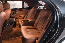 
                                                                                        Voiture
                                                                                         Bentley Mulsanne (II) V8 6.75 513