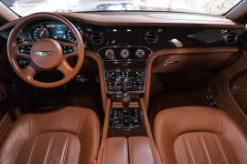 
                                                                                        Voiture
                                                                                         Bentley Mulsanne (II) V8 6.75 513