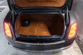 
                                                                                        Voiture
                                                                                         Bentley Mulsanne (II) V8 6.75 513