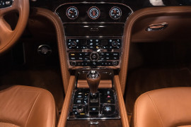 
                                                                                        Voiture
                                                                                         Bentley Mulsanne (II) V8 6.75 513