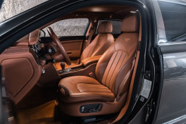 
                                                                                        Voiture
                                                                                         Bentley Mulsanne (II) V8 6.75 513