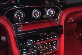 
                                                                                        Voiture
                                                                                         Bentley Mulsanne Speed V8 6.75 537