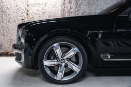 
                                                                                        Voiture
                                                                                         Bentley Mulsanne Speed V8 6.75 537