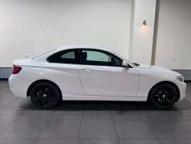 Voiture
                                                                                BMW 2 SERIES 2.0 218d Sport Coupe 2dr Diesel Manual Euro 6 (s/s) (150 ps)