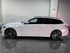 Voiture
                                                                                BMW 3 SERIES 2.0 320d MHT M Sport Touring 5dr Diesel Hybrid Auto Euro 6 (s/s) (190 ps)