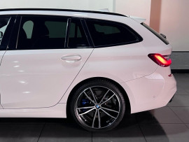 Voiture
                                                                                BMW 3 SERIES 2.0 320d MHT M Sport Touring 5dr Diesel Hybrid Auto Euro 6 (s/s) (190 ps)