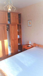 
                                                                                        Location
                                                                                         Bois, lac, plage, mer à "2 pas" de l'appartement!