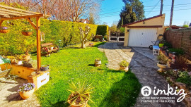 
                                                                                        Vente
                                                                                         Bord de Seine, maison sur jardin paysagé