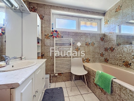
                                                                                        Vente
                                                                                         bourg de TORIGNI SUR VIRE