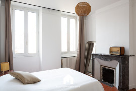 
                                                                                        Location
                                                                                         Breteuil