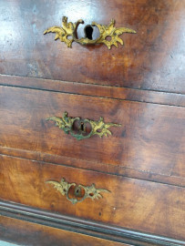 
                                                                                        Meuble
                                                                                         Buffet ancien en bois massif merisier petit prix