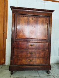 
                                                                                        Meuble
                                                                                         Buffet ancien en bois massif merisier petit prix