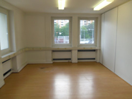 
                                                                                        Location
                                                                                         Bureau 84 m²