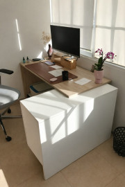 
                                                                                        Meuble
                                                                                         Bureau d’angle en L blanc et bois avec tiroirs