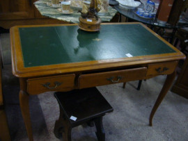 Meuble
Bureau en merisier