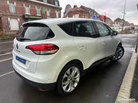 
                                                                                        Voiture
                                                                                         BUSINESS