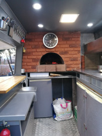 
                                                                                        Utilitaire
                                                                                         CAMION PIZZA FEU DE BOIS