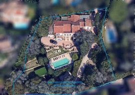 
                                                                                        Vente
                                                                                         Cannes Le Cannet Propriété de 530m2 et pres de 3000m2 de terrain VUE MER