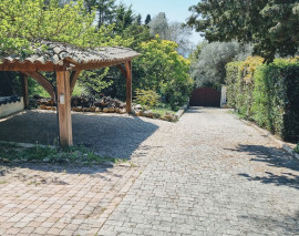 
                                                                                        Vente
                                                                                         Cannes Le Cannet Propriété de 530m2 et pres de 3000m2 de terrain VUE MER