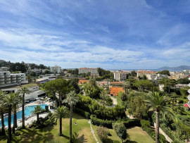Vente
CANNES, Montfleury : Grand appartement, terrasses, vue mer, pisc