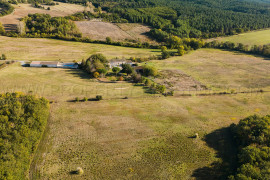 Vente
CARCASSONNE PROPRIETE 33 HA RUISSEAU
